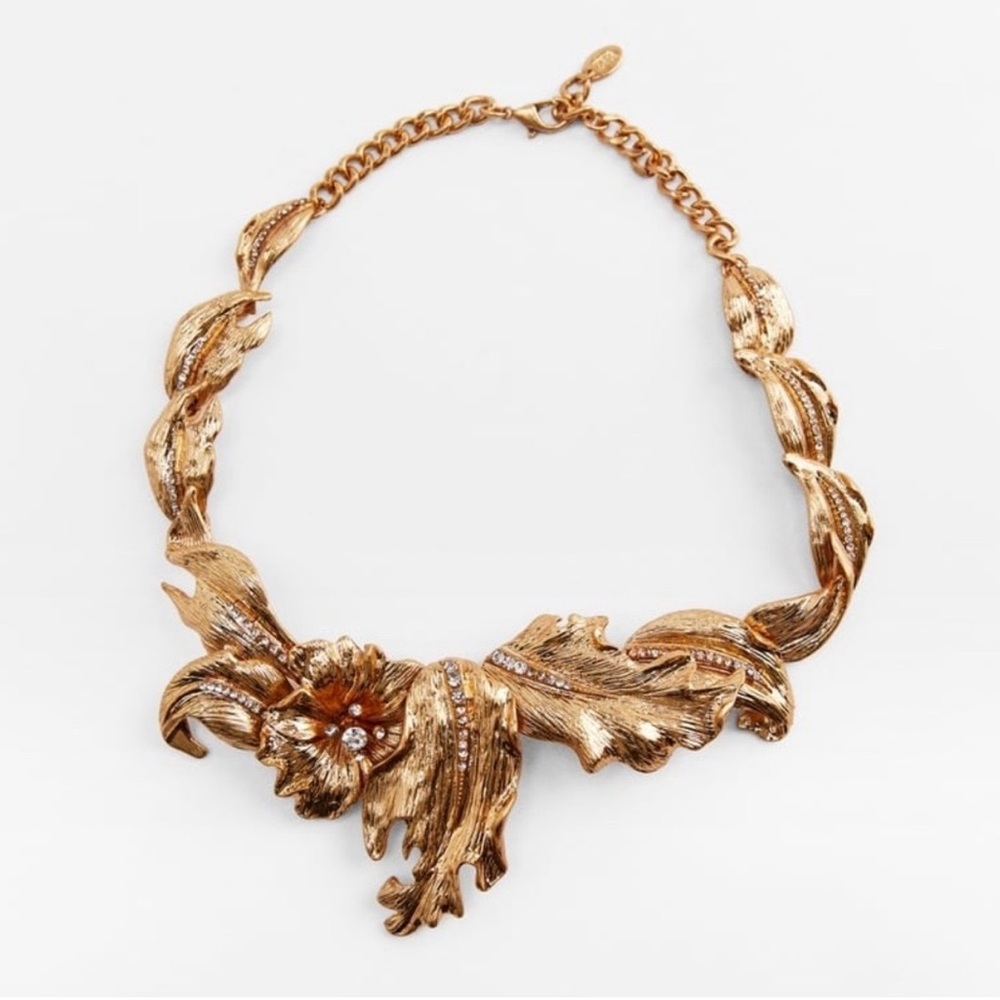 Zara Golden Leaf/Flower Shaped Metal Necklace with Sparkly Appliqué.